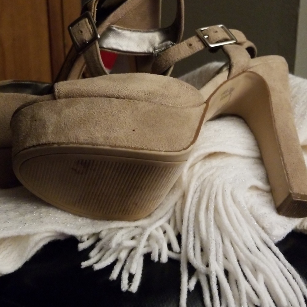 Shoes - Picture 2 of 2